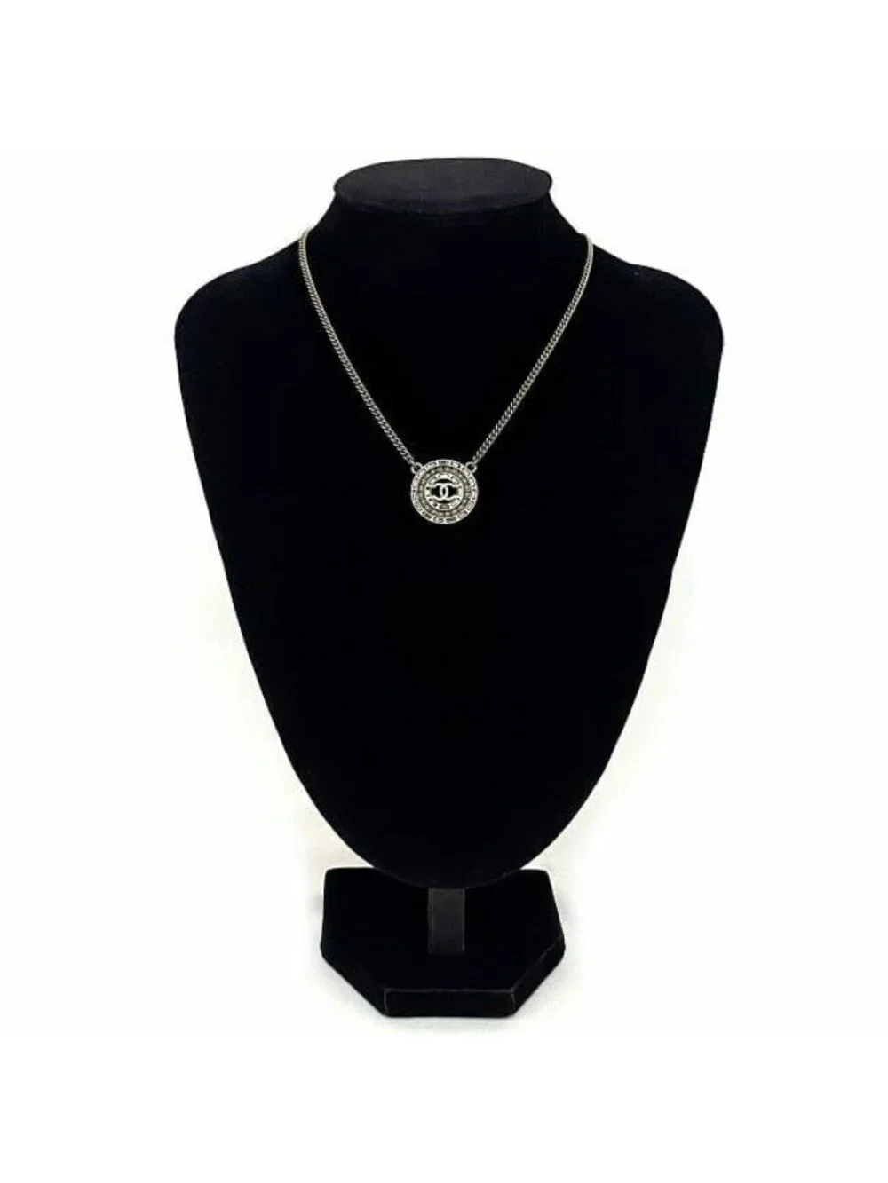 CHANEL necklace gold